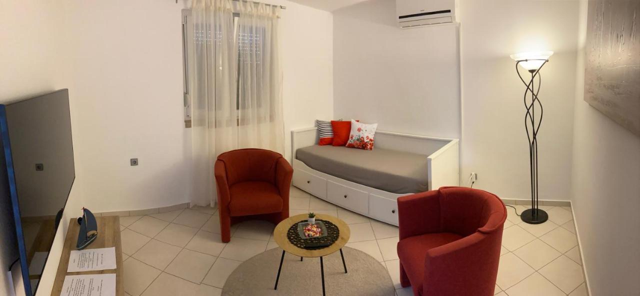 Apartmani Lovre I Zara Exterior photo